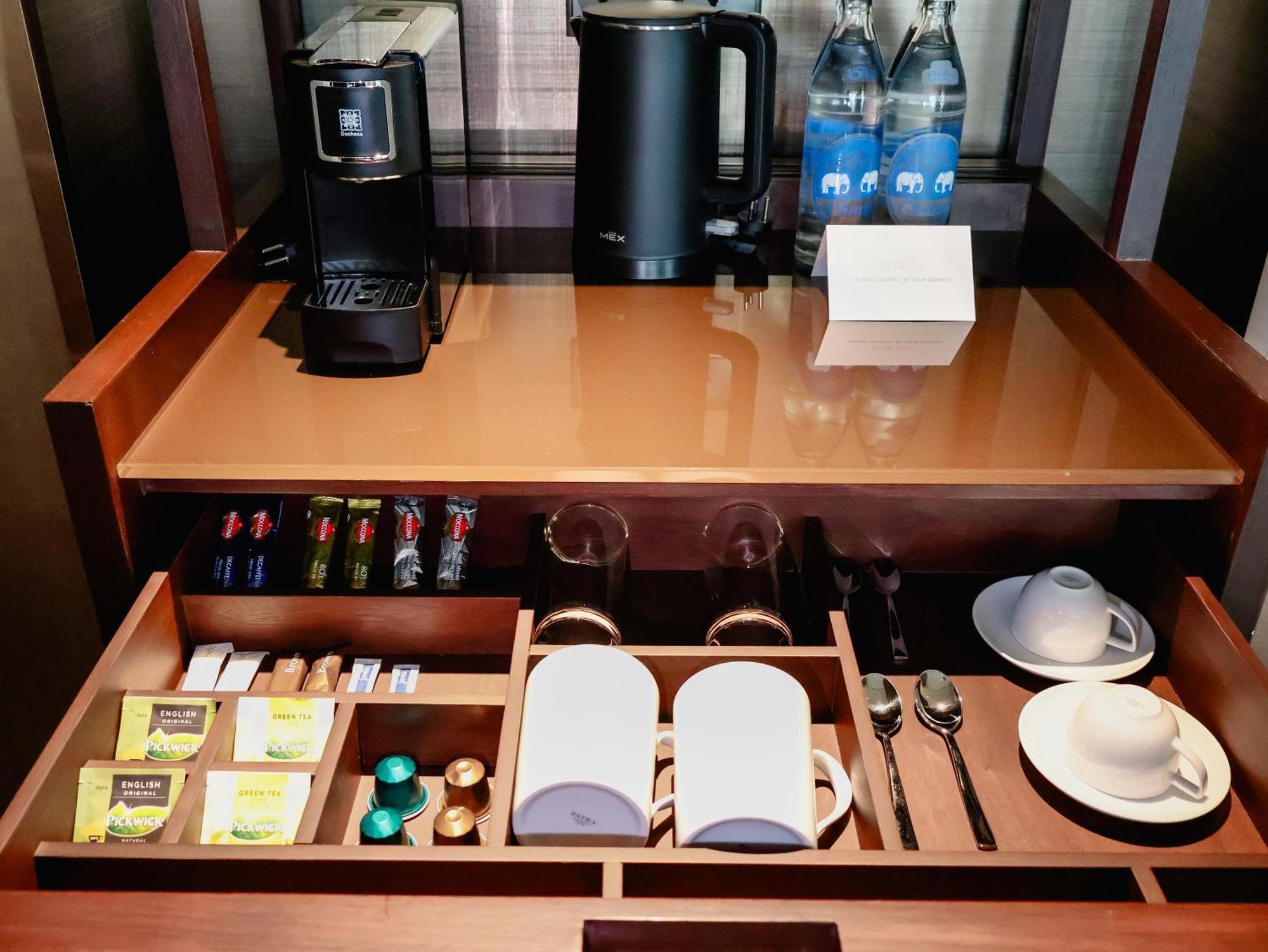 Courtyard By Marriott Bangkok Suvarnabhumi Airport Экстерьер фото