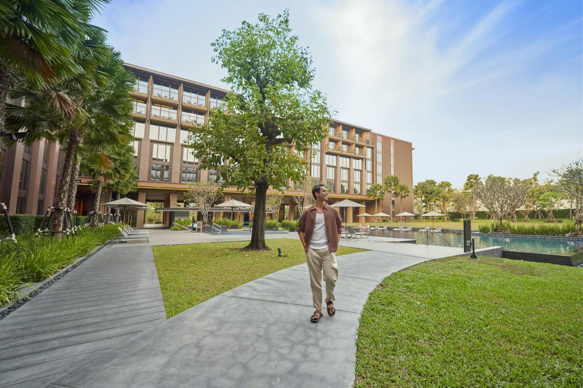 Courtyard By Marriott Bangkok Suvarnabhumi Airport Экстерьер фото