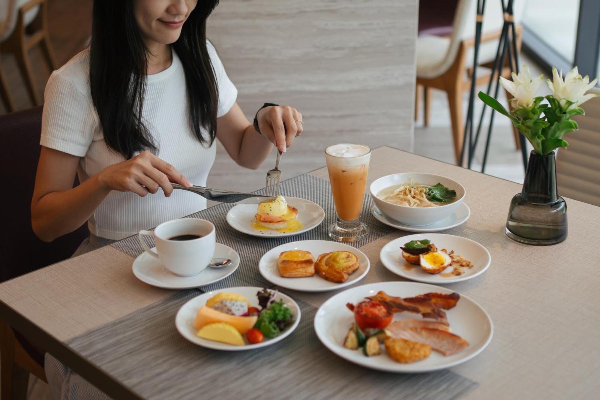 Courtyard By Marriott Bangkok Suvarnabhumi Airport Экстерьер фото