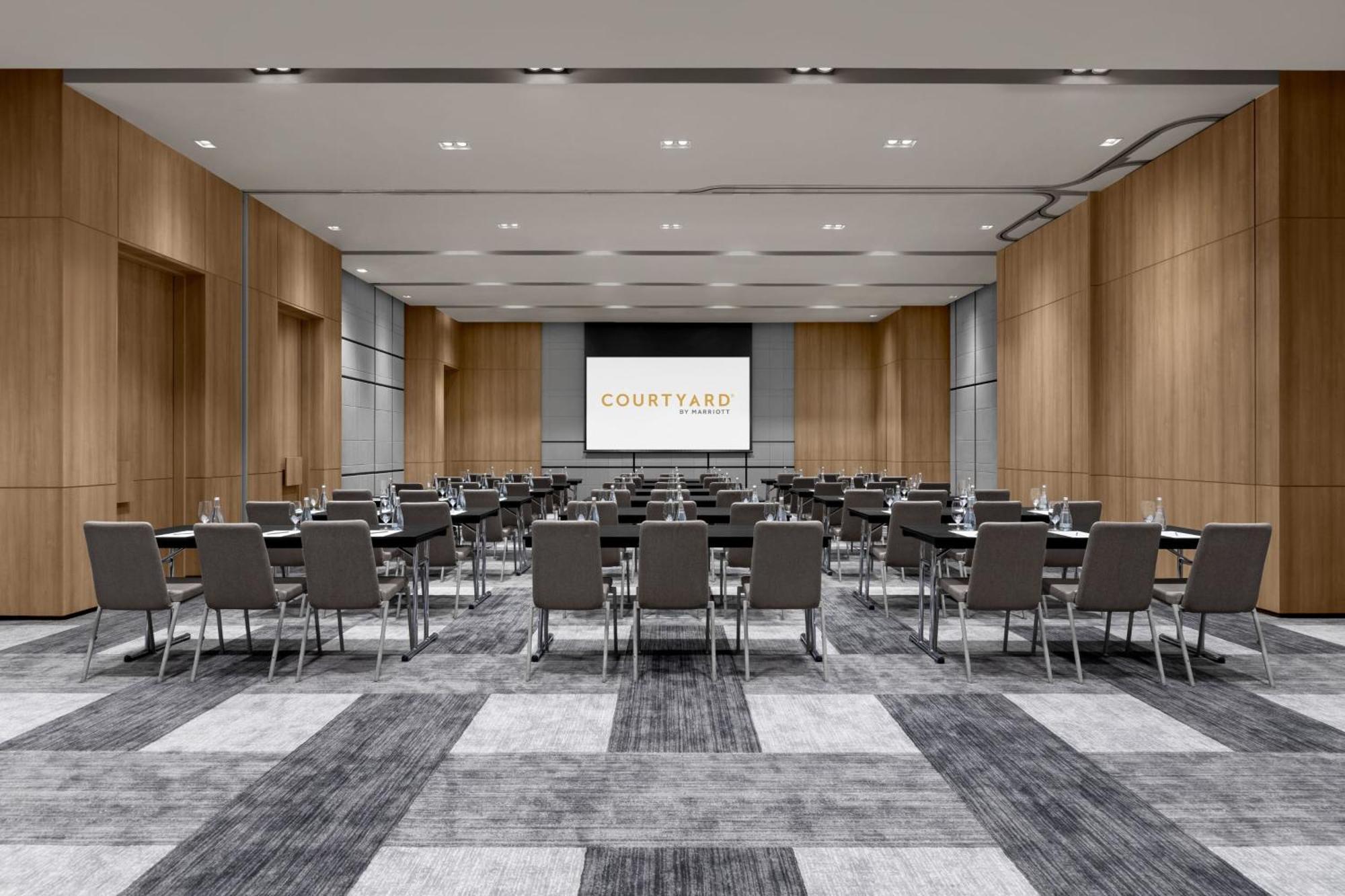 Courtyard By Marriott Bangkok Suvarnabhumi Airport Экстерьер фото